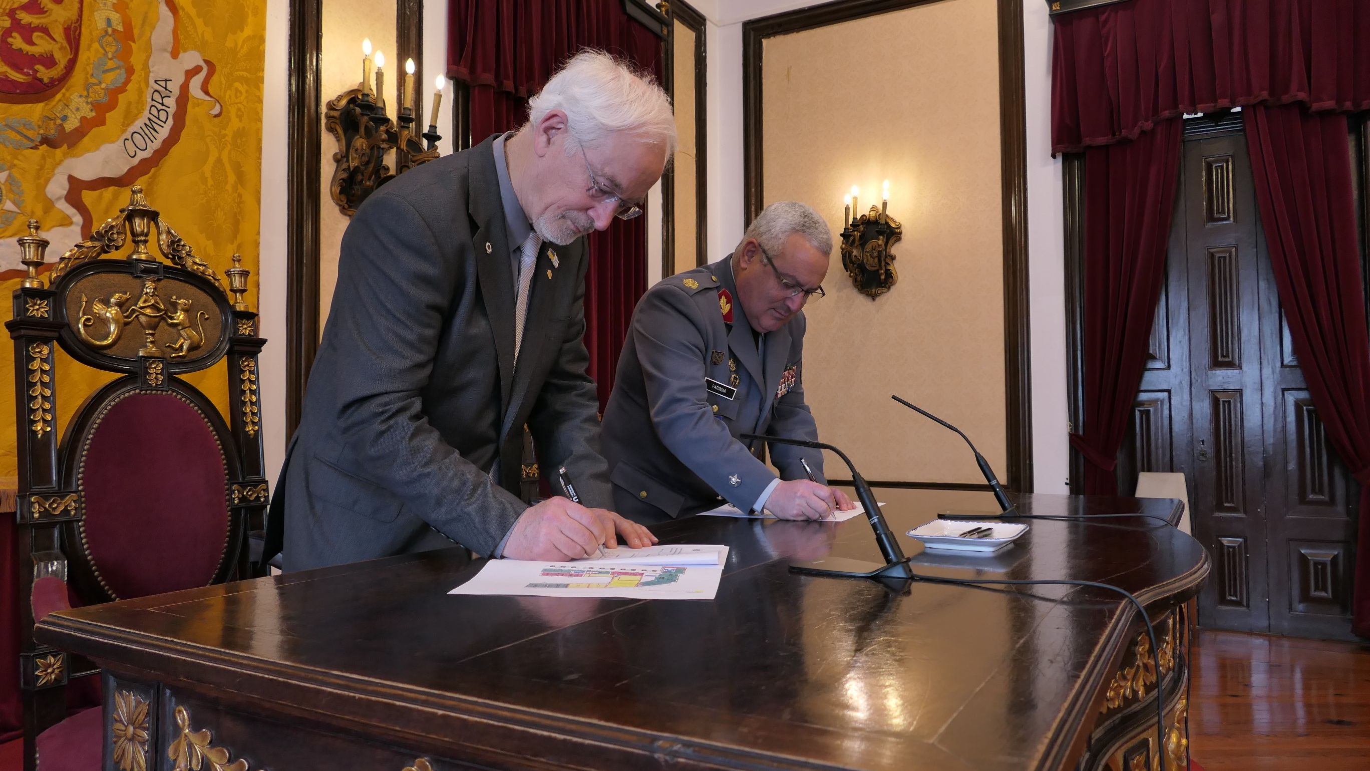 Assinatura do acordo de transferência do arquivo urbanístico para o Quartel-General da BrigInt @CM Coimbra