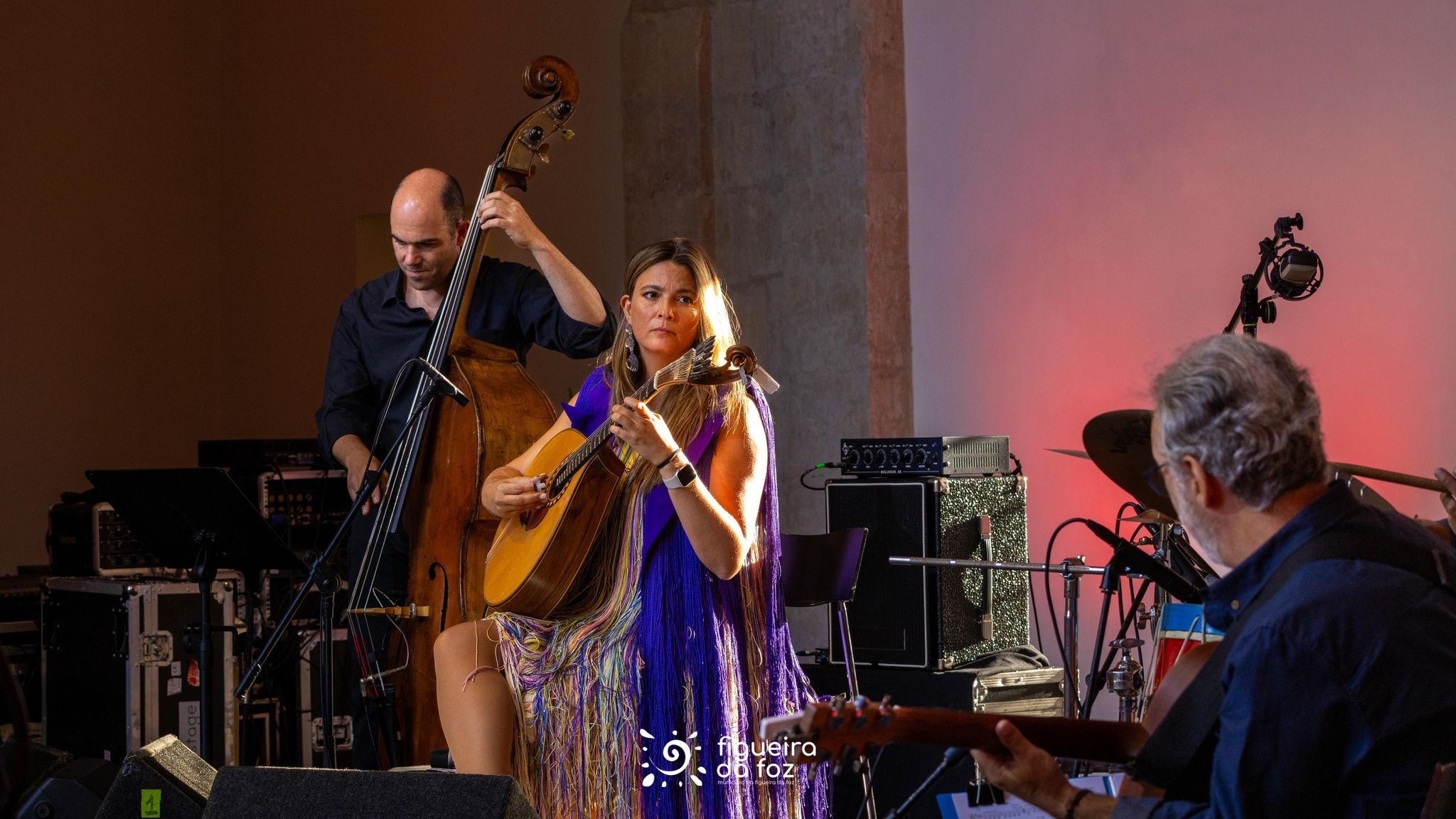 A guitarrista Marta Pereira da Costa durante as «Notas ao Entardecer» @CMFF