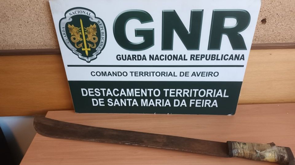 Apreensão de arma proibida @GNR