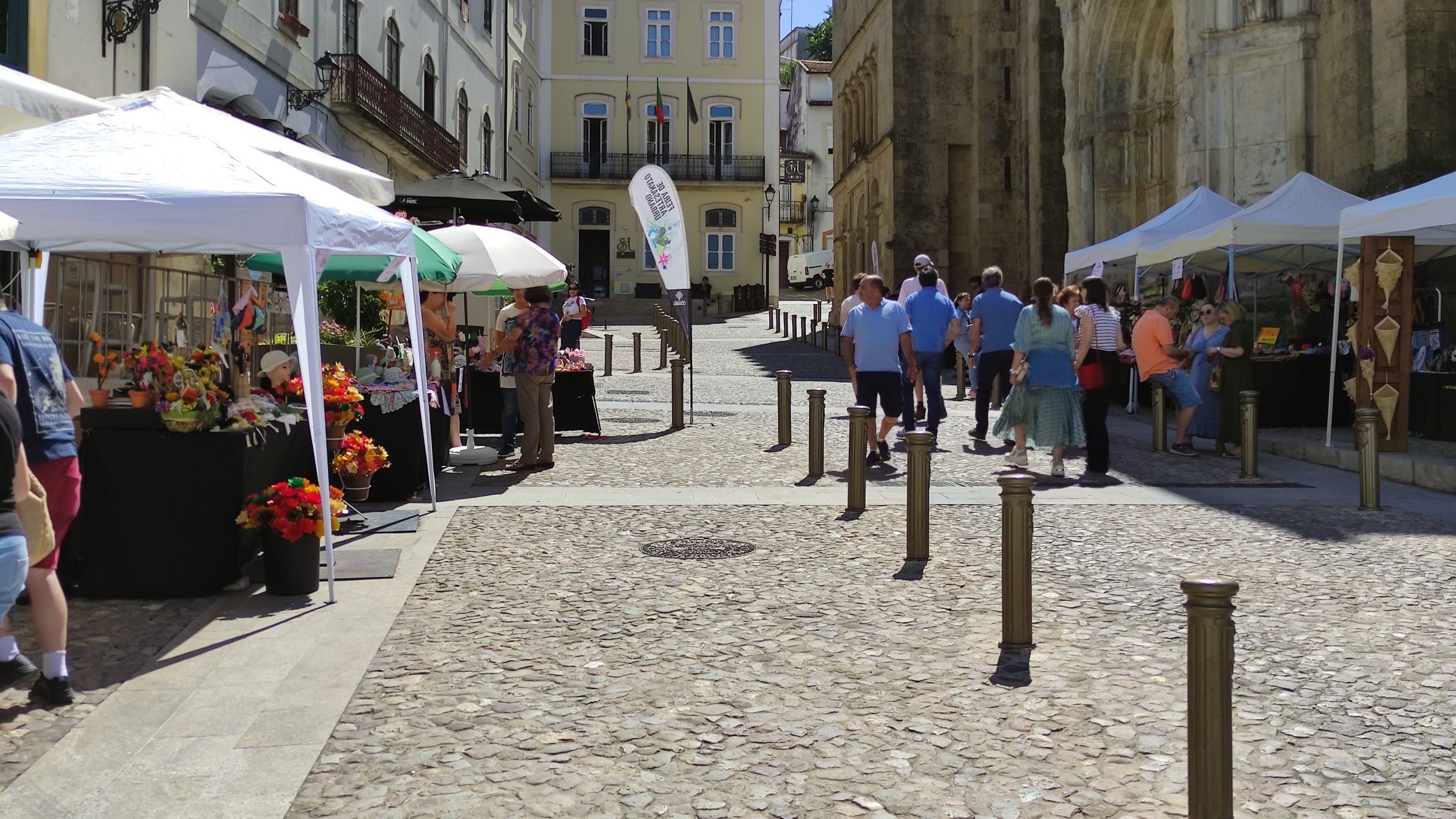 Feira de Artesanato Urbano no Largo da Sé Velha @CMC
