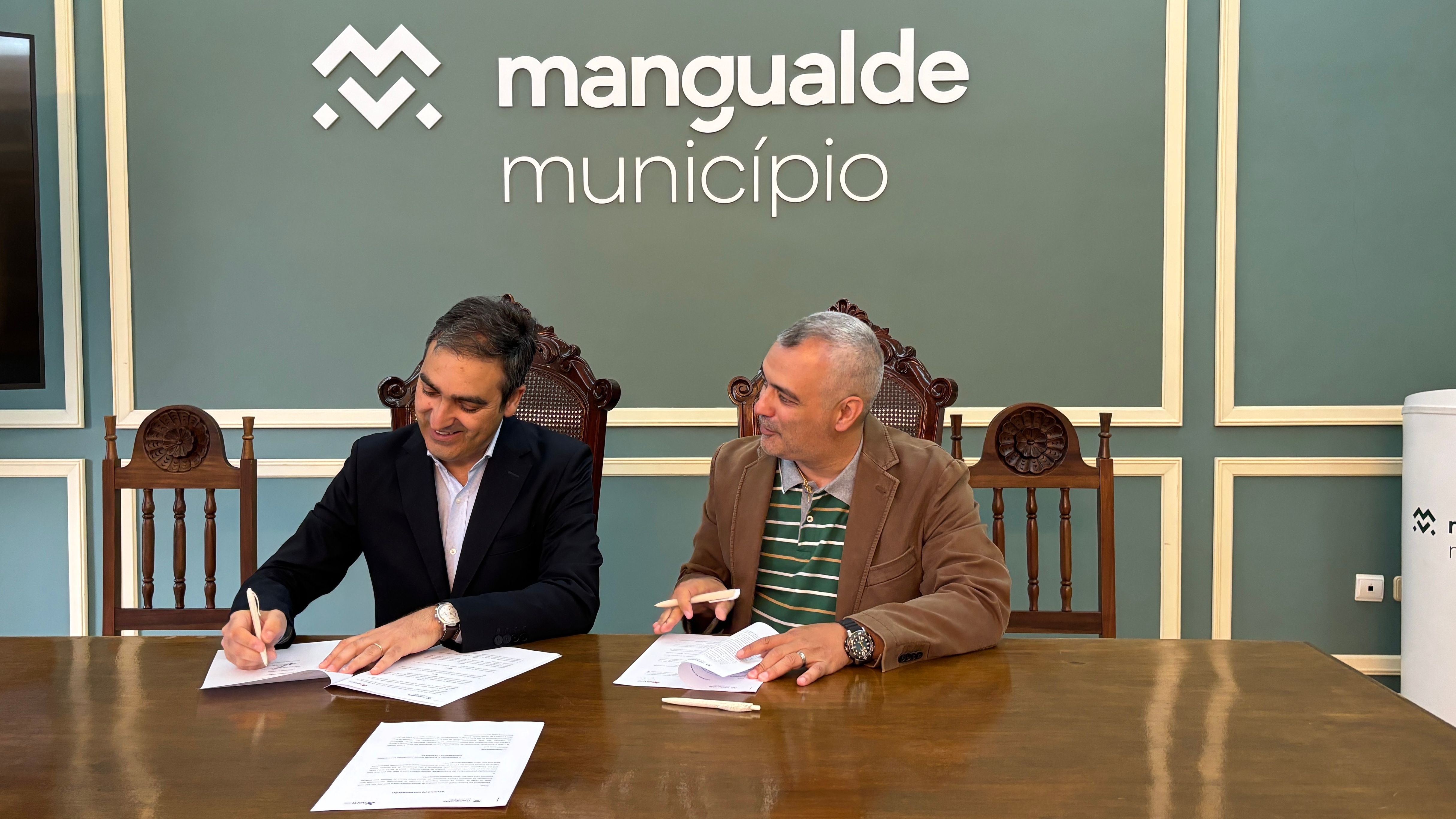 Marco Almeida, presidente da Câmara e Pedro Guimarães, presidente da direção da AEM @CMM