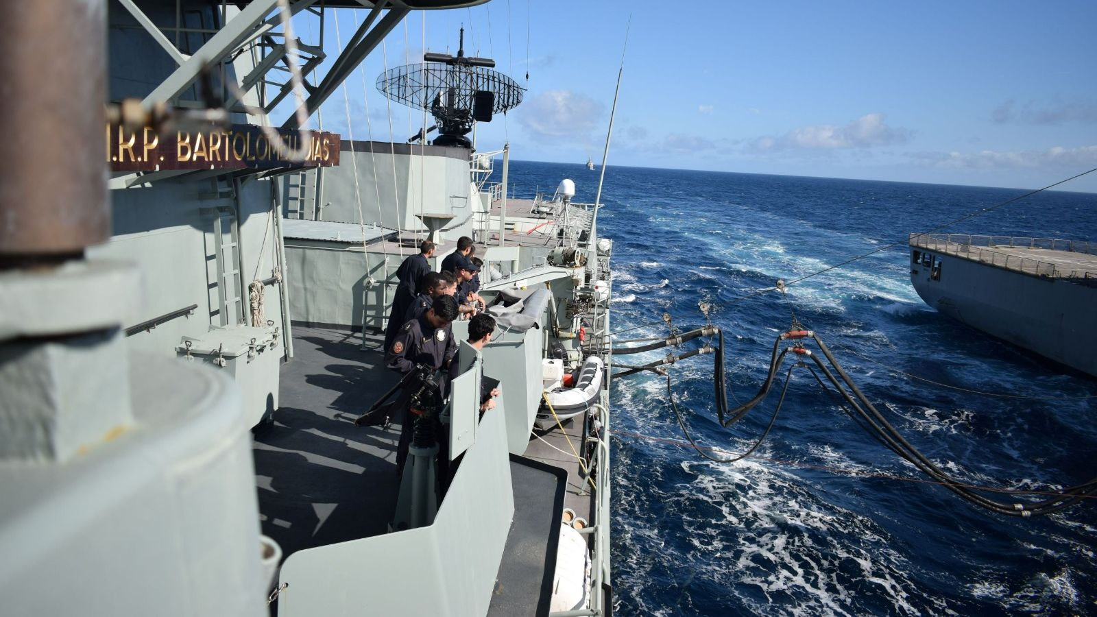 Fragata Bartolomeu Dias realiza exercícios com navios da Marinha Grega @Marinha