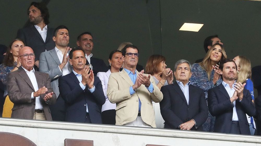 Tribuna presidencial na apresentação equipa de futebol feminina do FC Porto ©Liga Portugal