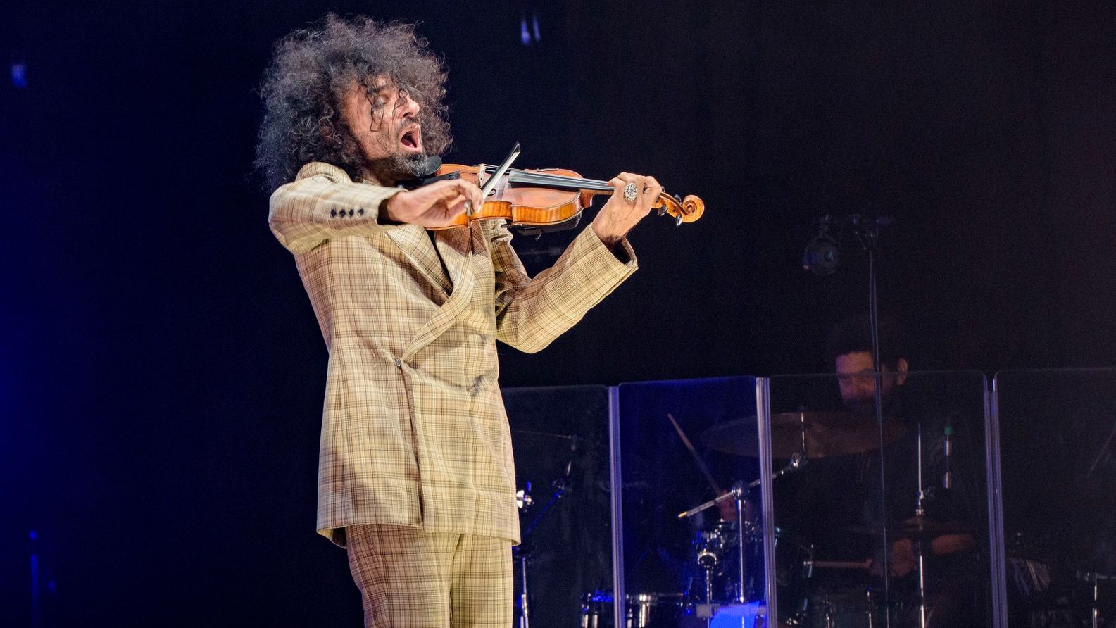 O libanês Ara Malikian actuou ontem no Centro de Artes e Espectáculos @CAE