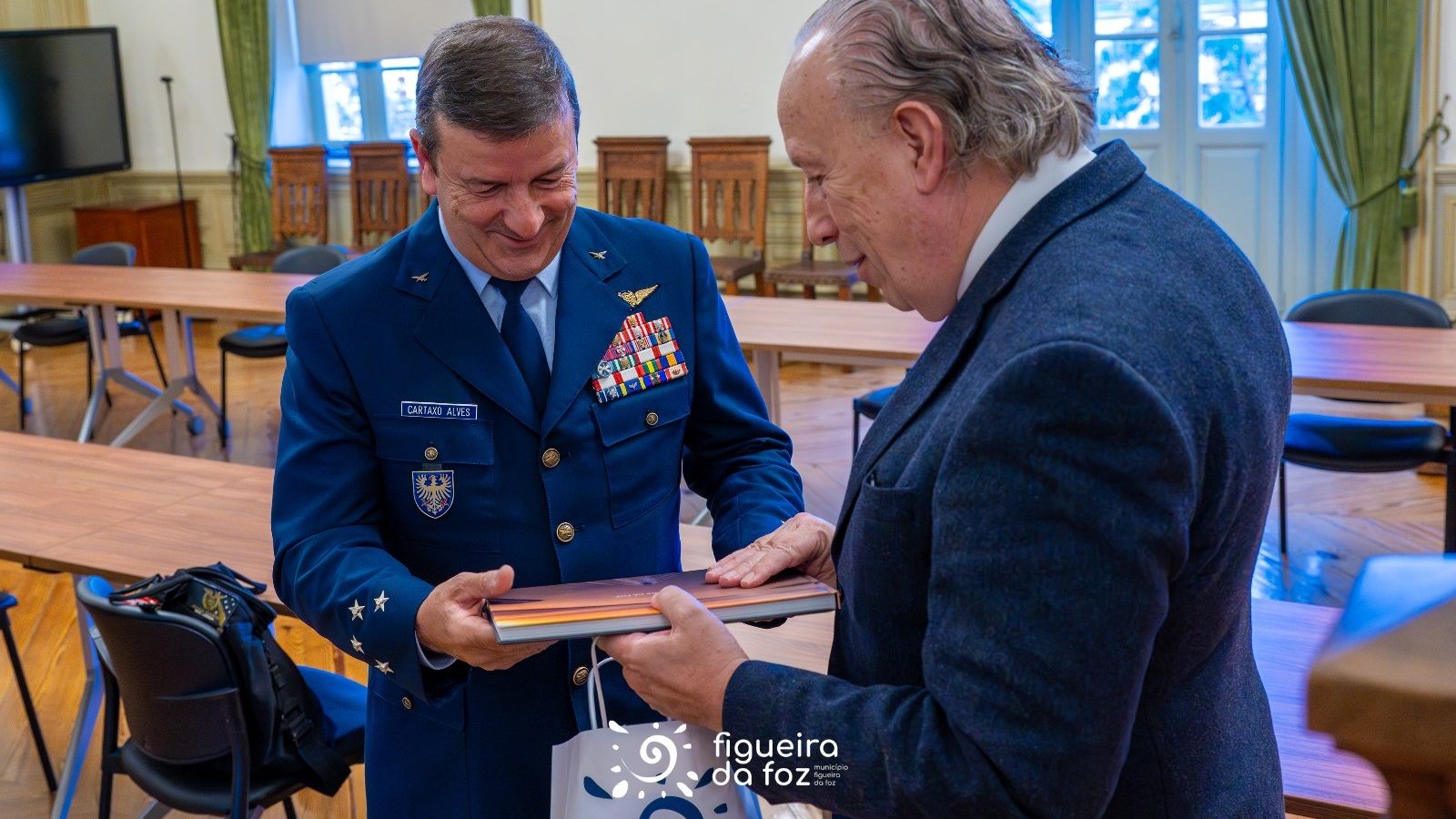 O general João Cartaxo Alves e o autarca Pedro Santana Lopes @CMFF