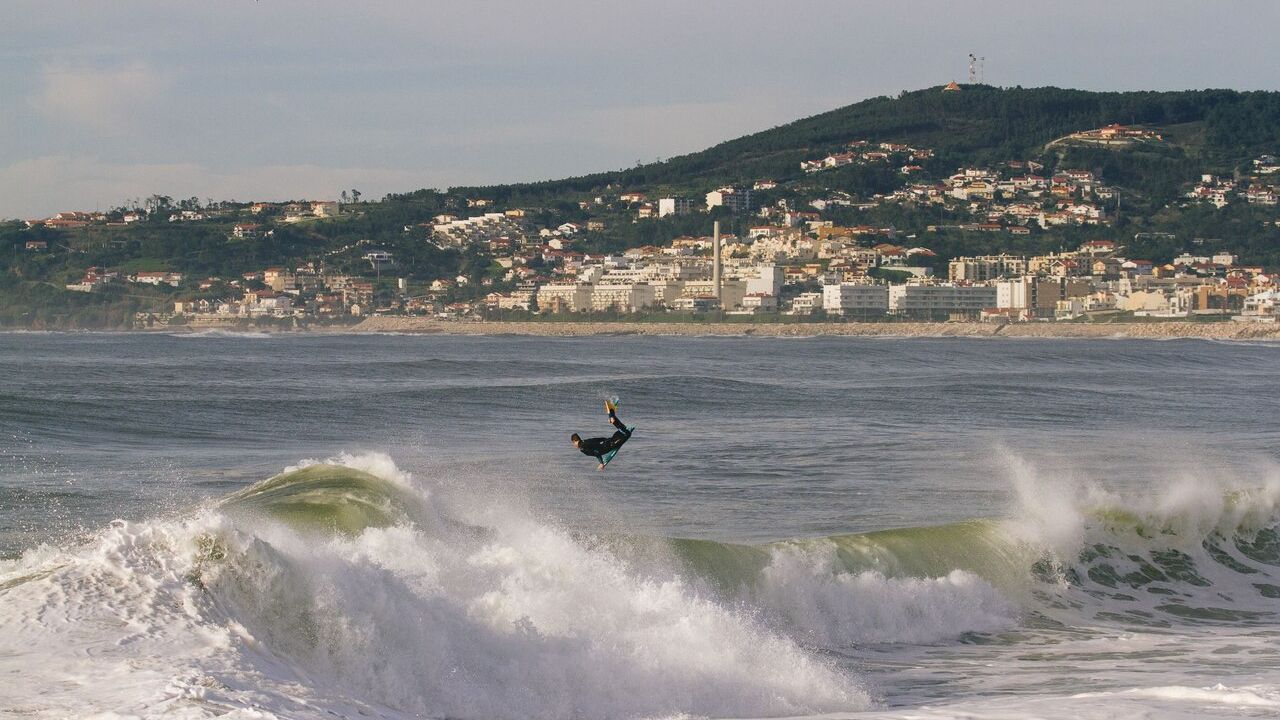 30 imagens de Pedro Agostinho Cruz e João Serpa assinalam 30 anos da Associação Bodyboard Foz Mondego @ABFM