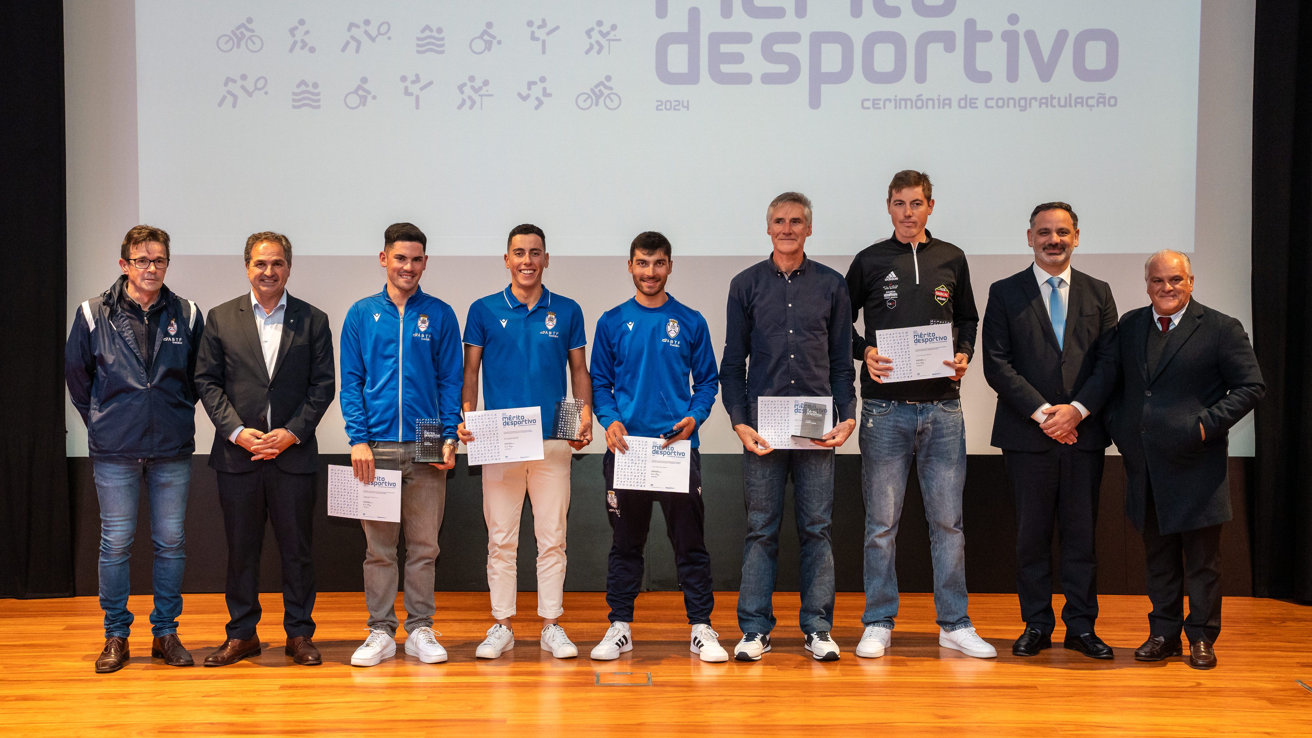 Atletas da ABTF Betão Feirense reconhecidos @CM Santa Maria da Feira 