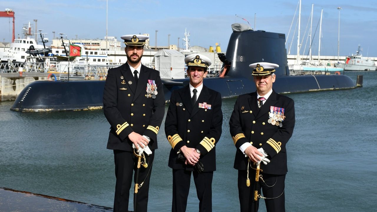 O capitão-tenente Hugo Almeida de Melo recebeu o comando do NRP Tridente @Marinha Portuguesa