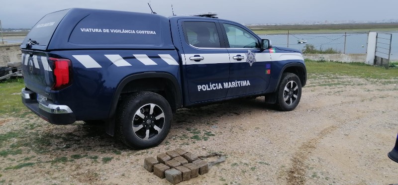 Viatura de vigilância costeira ©AMN