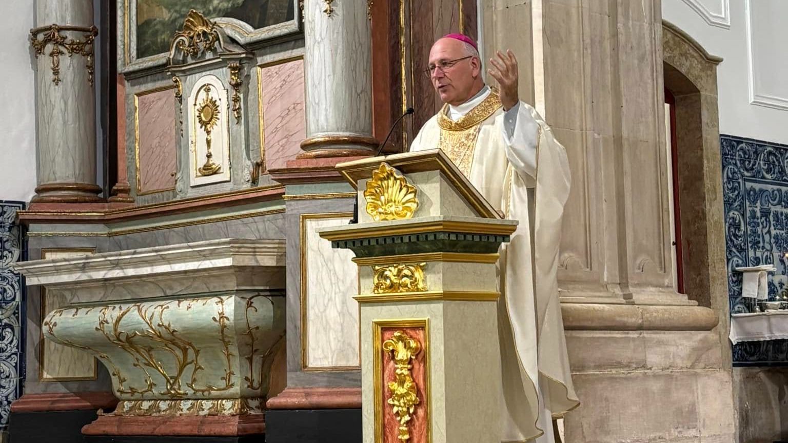 O Bispo de Coimbra na Igreja Matriz de São Julião @JFBSJ