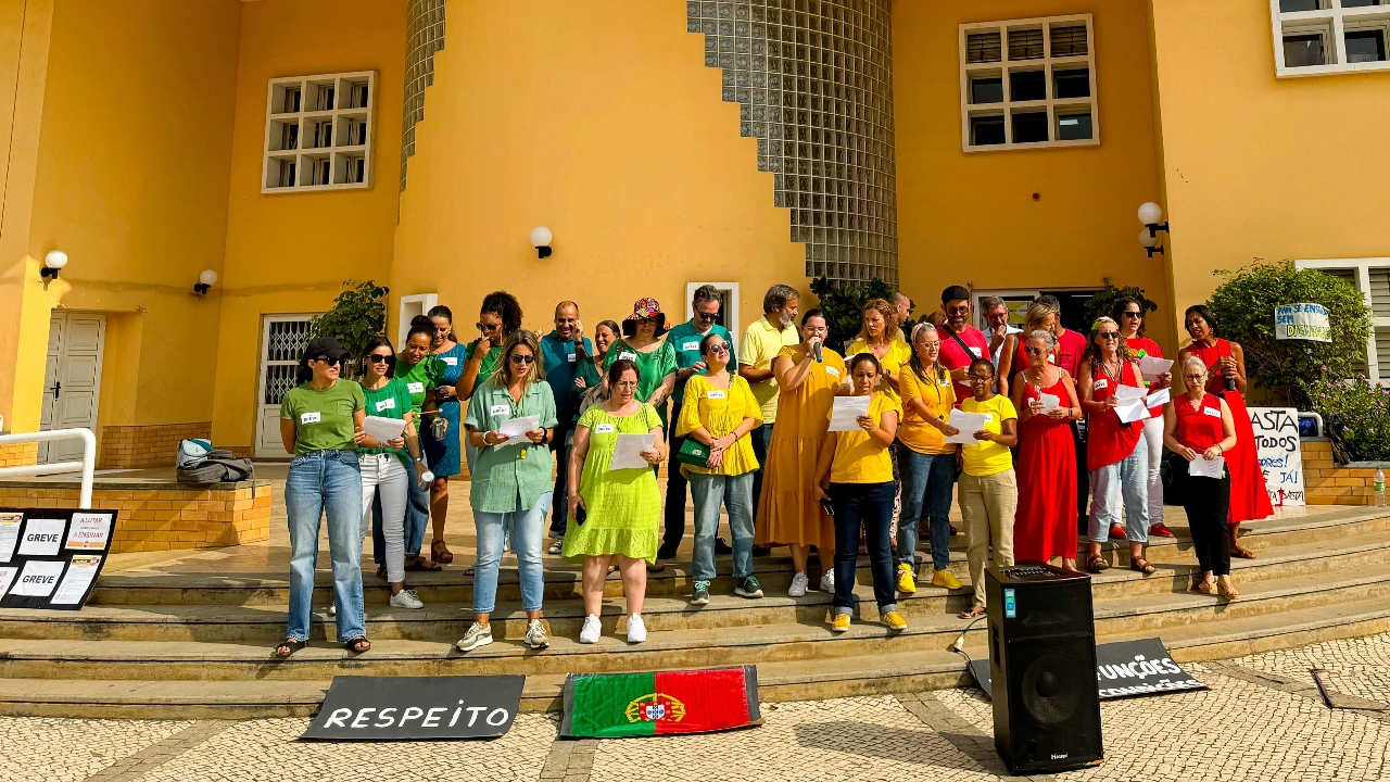 Greve dos professores da Escola Portuguesa de Luanda @Carla Plácido 