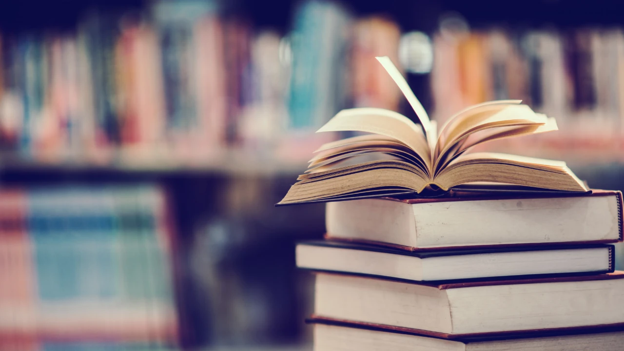 Livros @jcomp freepik