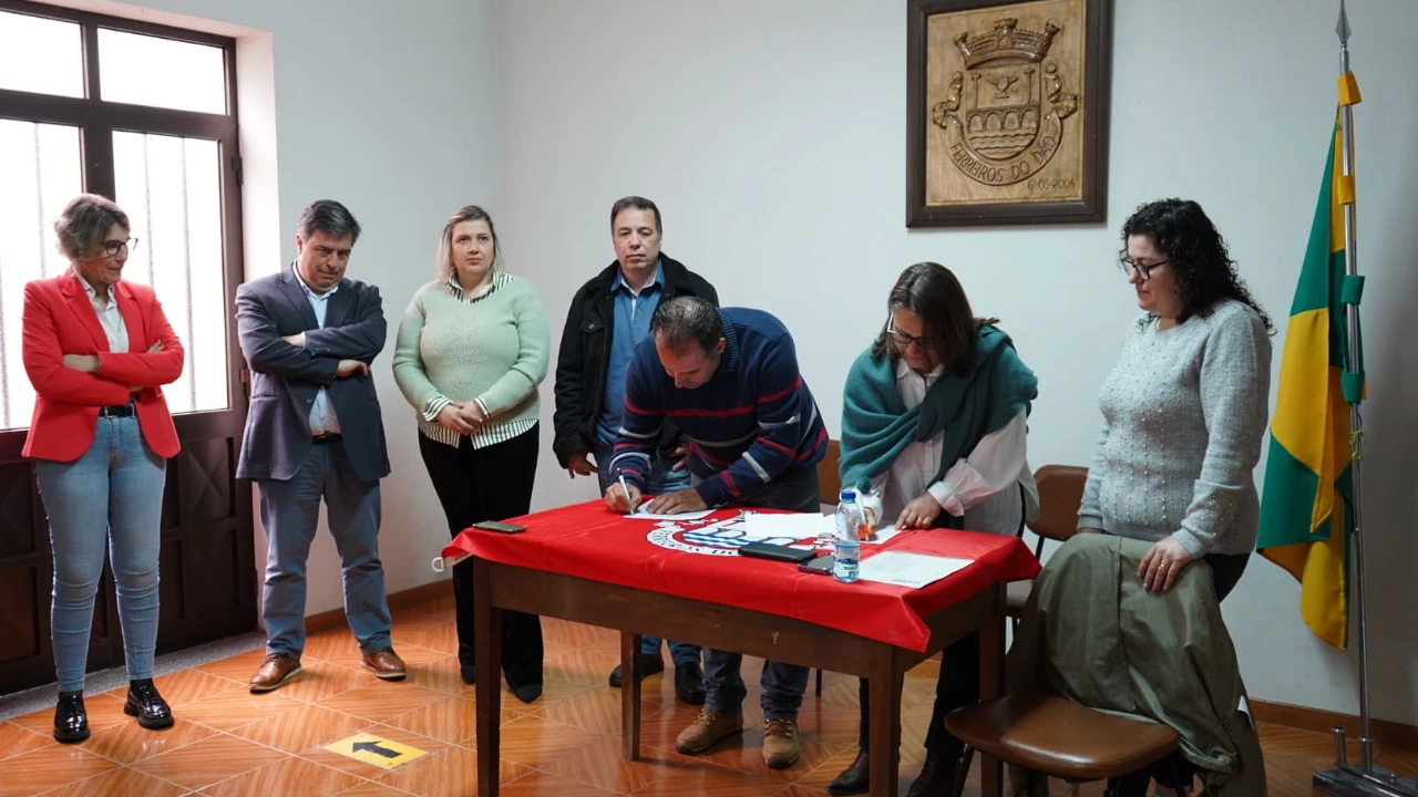 Assinatura do protocolo de apoio financeiro @CM Tondela 
