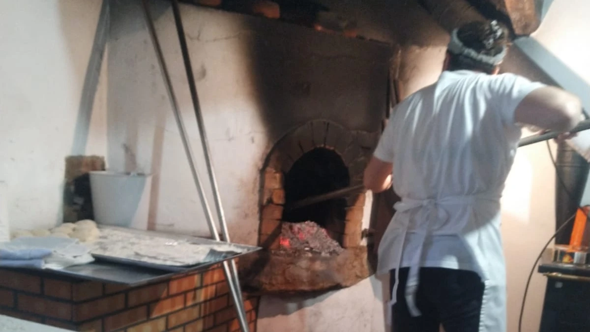 Cozedura do pão em forno tradicional @CM Mealhada 