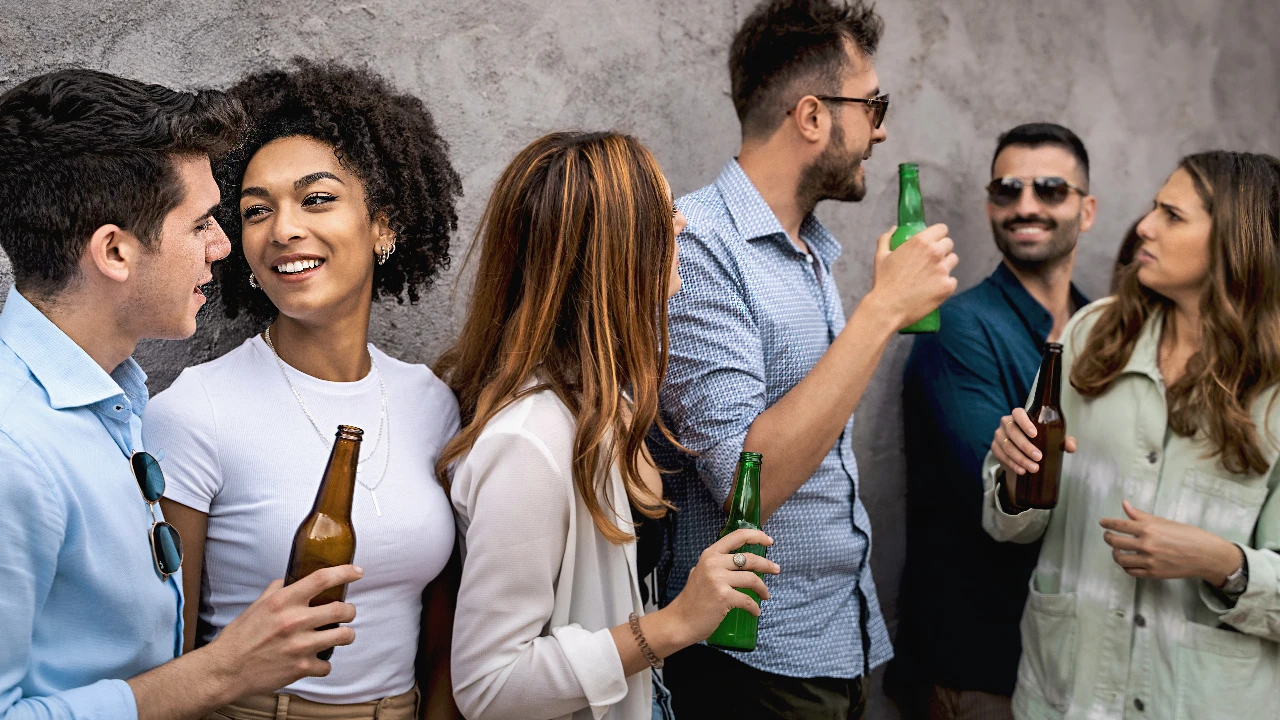 Jovens em festa @Envato