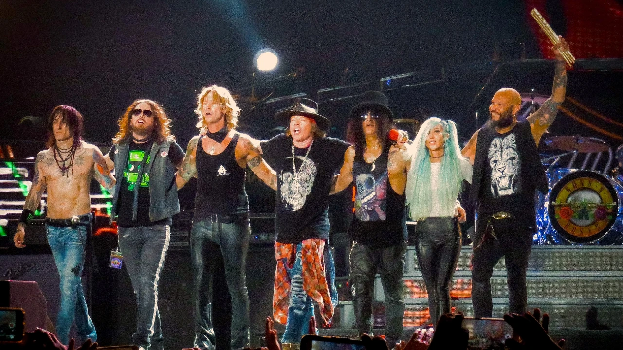 Guns & Roses ©Ed Vill Wikimedia
