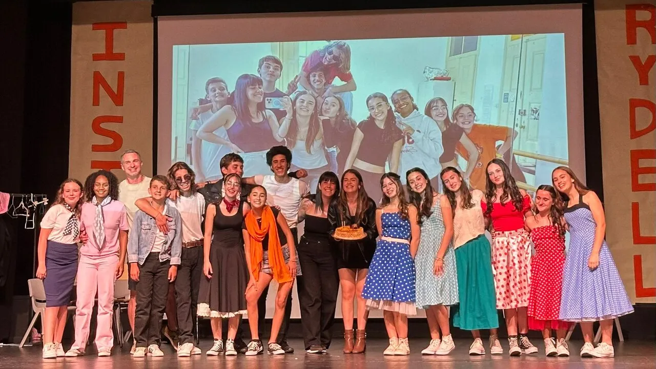 O elenco foi formado por alunos entre os 10 e os 17 anos de idade @CMDS