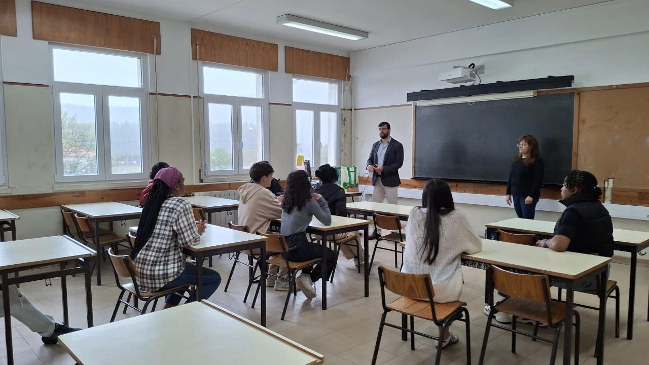 Entrega de manuais de preparação @CM Vila de Rei 
