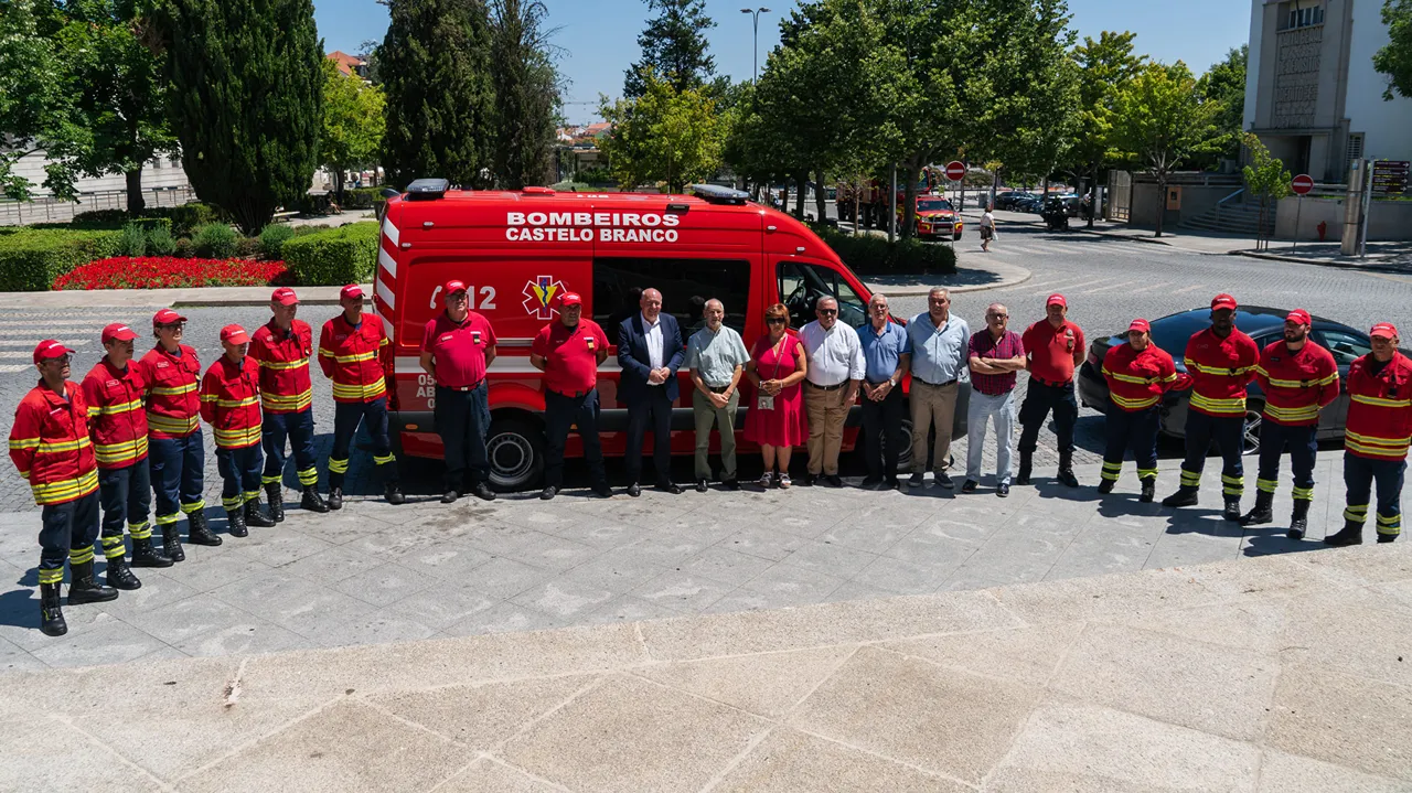 Entrega de ambulância ©CMCB