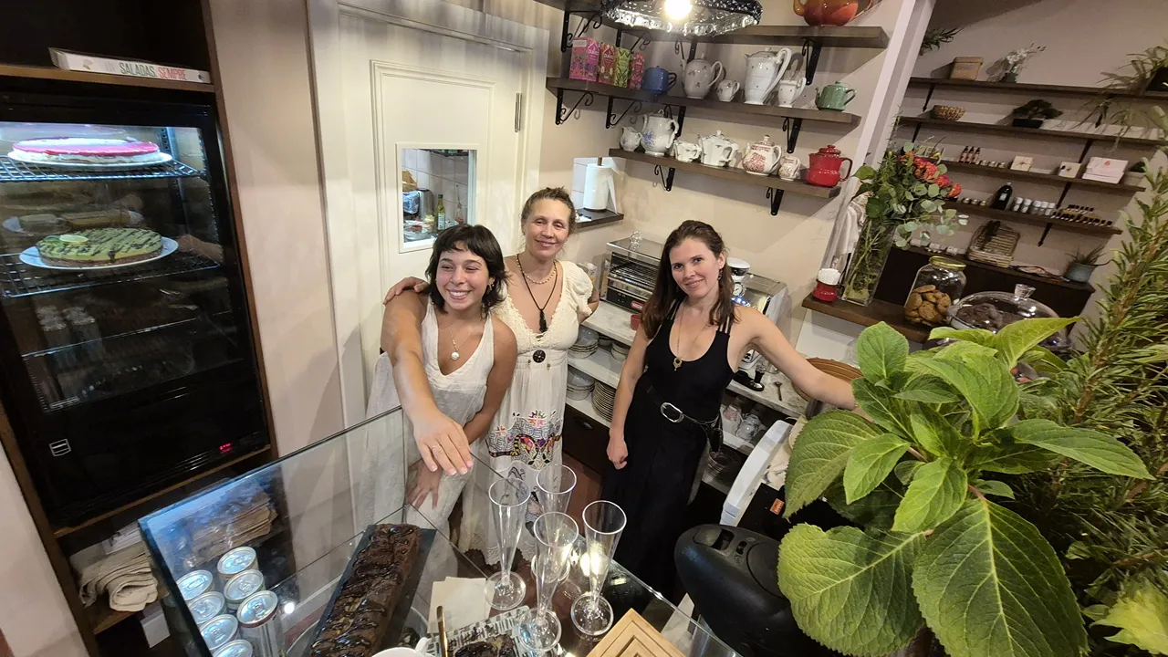 Espaço Nua e Crua ©Amakura