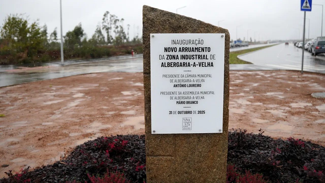 Placa de inauguração ©CMAaV