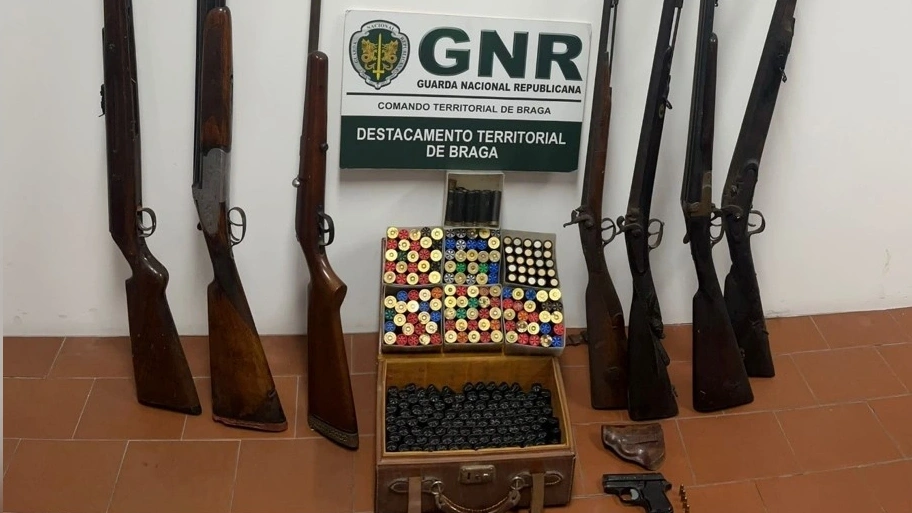 Material apreendido @GNR Braga